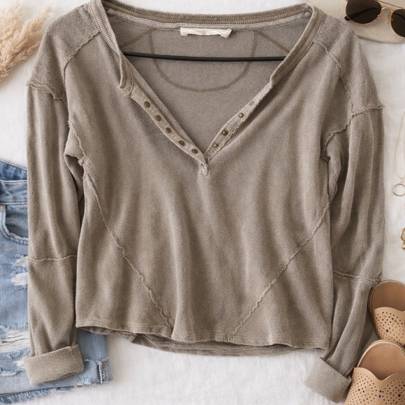 We The Free Free People XS Distressed Raw Edge Henley Top Taupe Boho - Picture 2 of 7